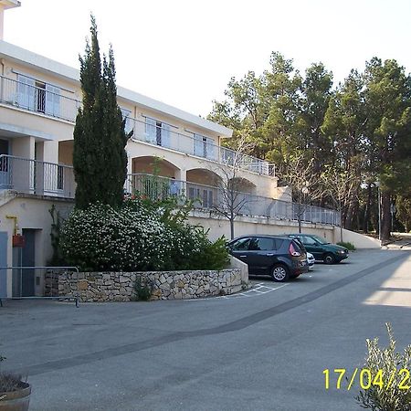 Auberge De Jeunesse Jas De Bouffan Aix-en-Provence Exterior photo